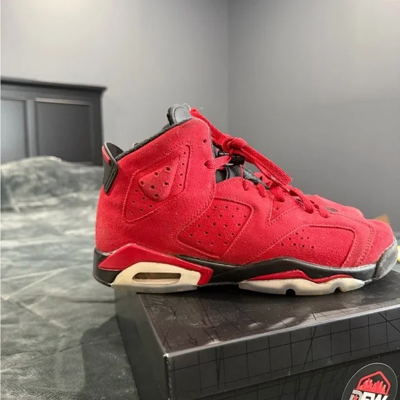 Nike Kids Red and Black Sneakers - Picture 4 of 5